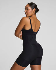 SPANXsculpt® GoFigure High-Waisted Mid-Thigh Short | Very Black